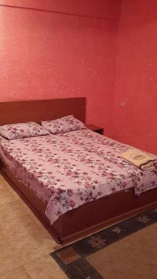 Мини-отель ARBA hotel Ереван Двухместный номер с 1 кроватью, вид на сад-4