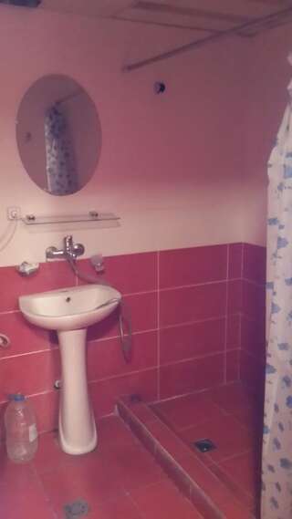 Мини-отель ARBA hotel Ереван Двухместный номер с 1 кроватью, вид на сад-6